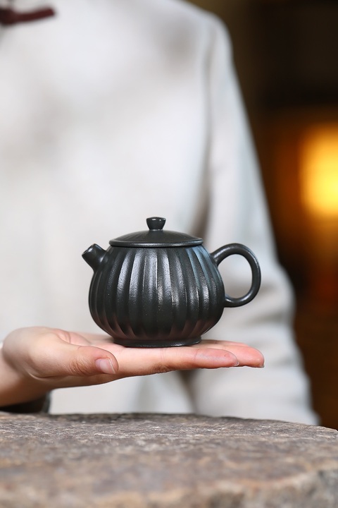 古玩雜項菱瓜壺真品鑒賞圖