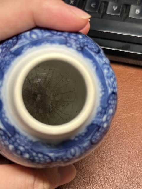 古玩陶瓷哥釉青花山水人物罐真品鑒賞圖