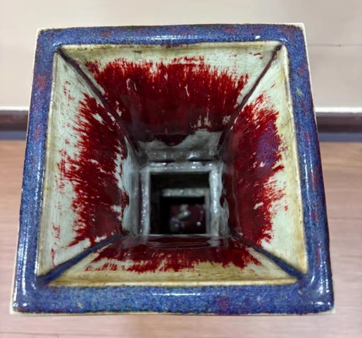 古玩陶瓷窯變紅釉四方撇口花觚真品鑒賞圖