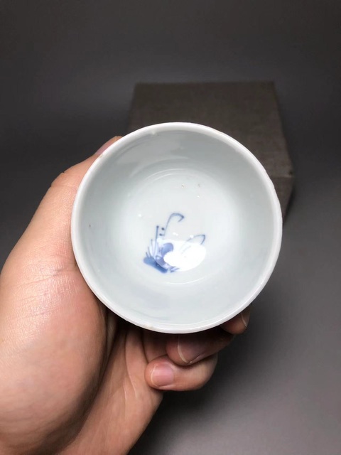 古玩陶瓷清康熙,洞石花紋青花杯拍賣,當前價格2600元