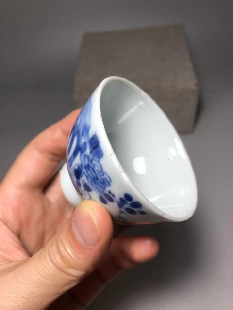 古玩陶瓷清康熙,洞石花紋青花杯拍賣,當前價格2600元
