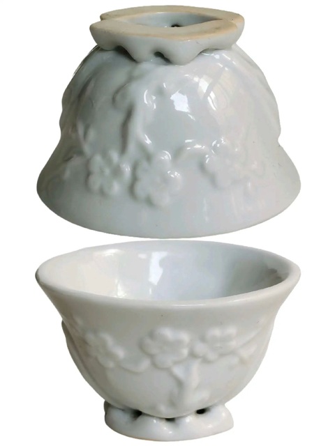 古玩陶瓷白釉貼塑梅花杯真品鑒賞圖
