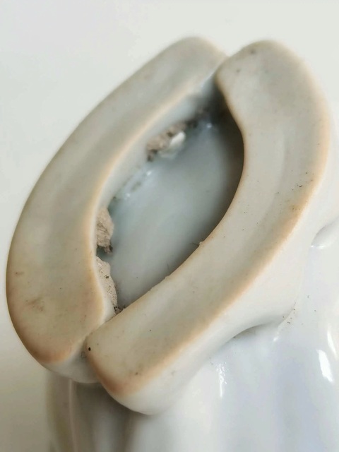 古玩陶瓷白釉貼塑梅花杯真品鑒賞圖