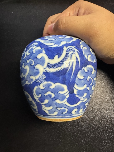 古玩陶瓷青花龍紋罐真品鑒賞圖