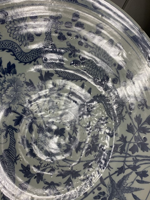 古玩陶瓷青花雙龍穿花紋大盤真品鑒賞圖
