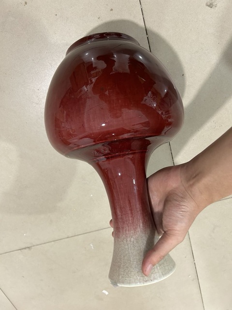 古玩陶瓷紅釉賞瓶真品鑒賞圖