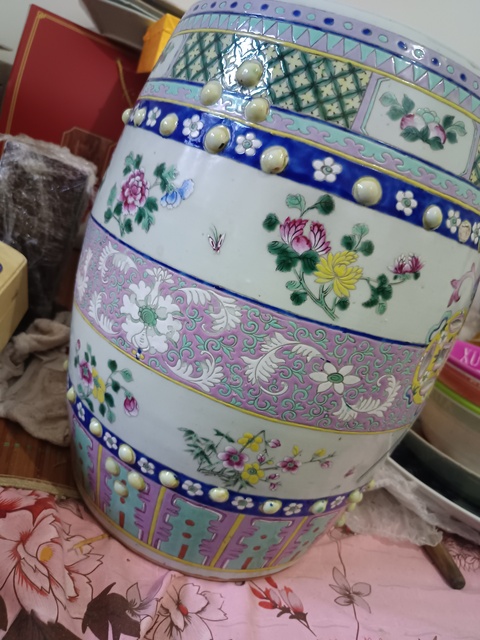 古玩陶瓷花卉紋粉彩繡蹲真品鑒賞圖