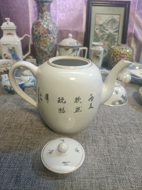 古玩陶瓷民國(guó)粉彩仕女人物茶壺拍賣，當(dāng)前價(jià)格3888元