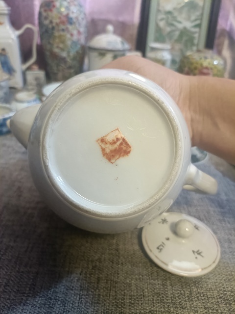 古玩陶瓷民國(guó)粉彩仕女人物茶壺拍賣，當(dāng)前價(jià)格3888元