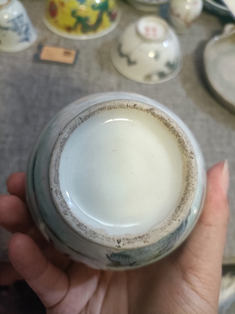 古玩陶瓷創匯粉彩松鹿圖天球瓶拍賣，當前價格2888元