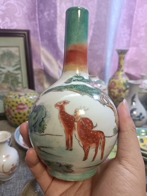古玩陶瓷創匯粉彩松鹿圖天球瓶拍賣，當前價格2888元