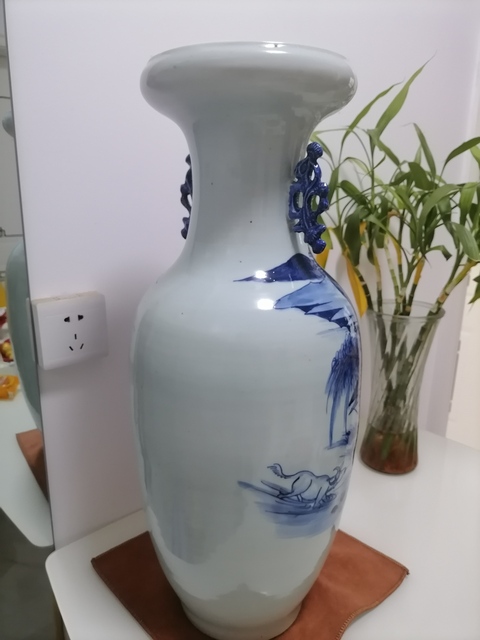 古玩陶瓷青花山水人物雙耳盤口瓶拍賣，當前價格12000元
