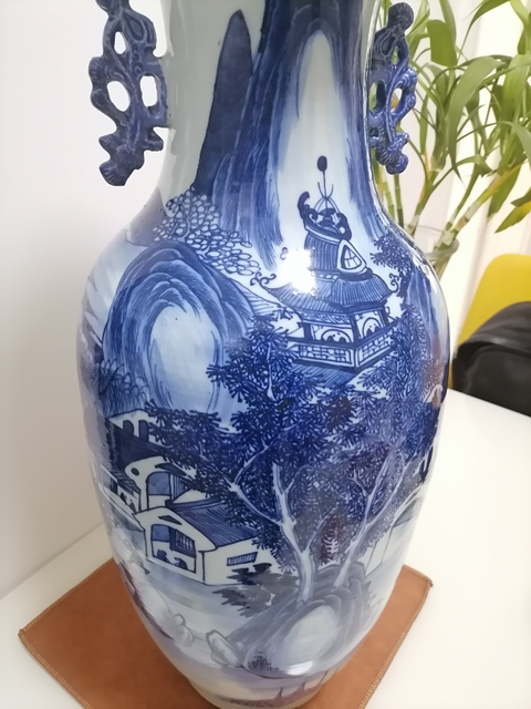 古玩陶瓷青花山水人物雙耳盤口瓶拍賣，當前價格12000元