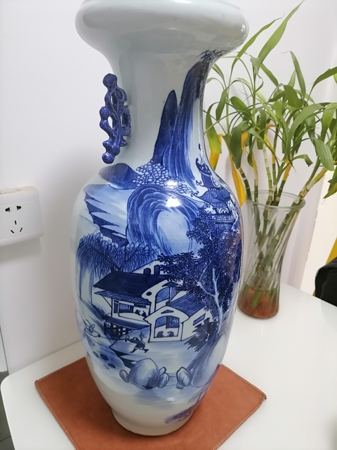 古玩陶瓷青花山水人物雙耳盤口瓶拍賣，當前價格12000元