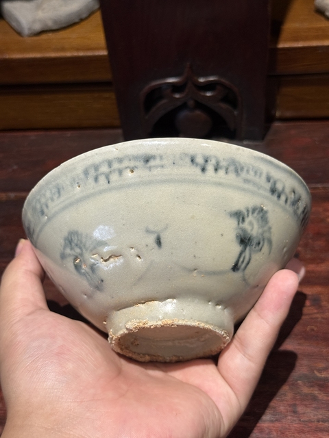 古玩陶瓷青花纏枝花卉紋碗真品鑒賞圖