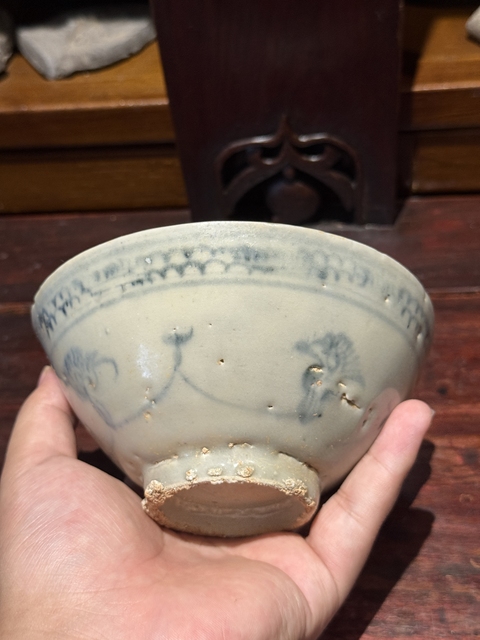 古玩陶瓷青花纏枝花卉紋碗真品鑒賞圖