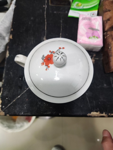 古玩陶瓷花鳥紋帶蓋執杯真品鑒賞圖