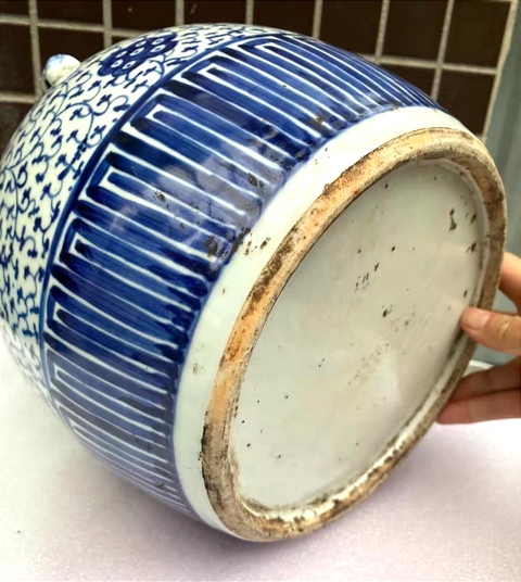 古玩陶瓷青花纏枝蓮紋四系茶壺真品鑒賞圖