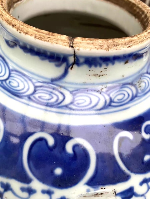 古玩陶瓷青花纏枝蓮紋四系茶壺真品鑒賞圖