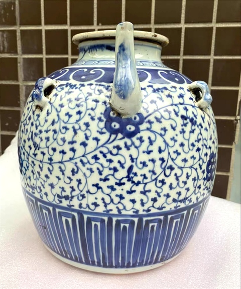 古玩陶瓷青花纏枝蓮紋四系茶壺真品鑒賞圖