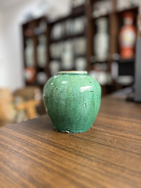 古玩陶瓷綠釉罐真品鑒賞圖