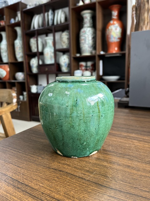 古玩陶瓷綠釉罐真品鑒賞圖