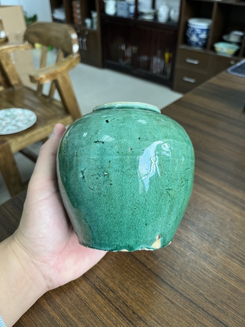 古玩陶瓷綠釉罐真品鑒賞圖