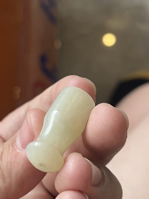 古玩玉器和田玉雕“素紋煙嘴”真品鑒賞圖