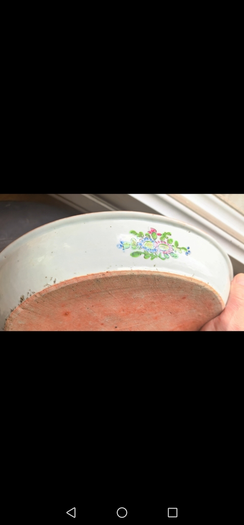 古玩陶瓷廣彩官上加官大盤，底部墊燒物含鐵析出真品鑒賞圖