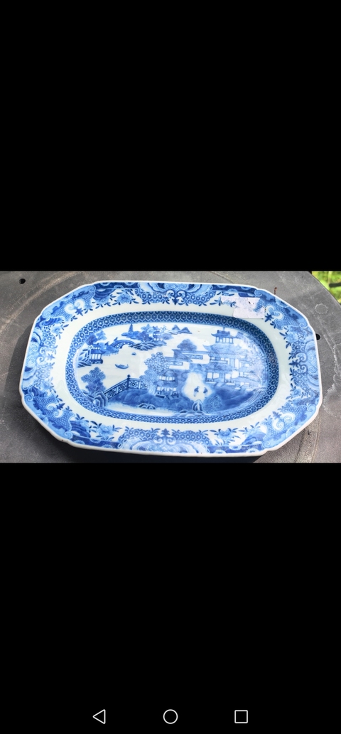 古玩陶瓷青花山水人物盤，盤底凹進，中間刷釉美觀真品鑒賞圖