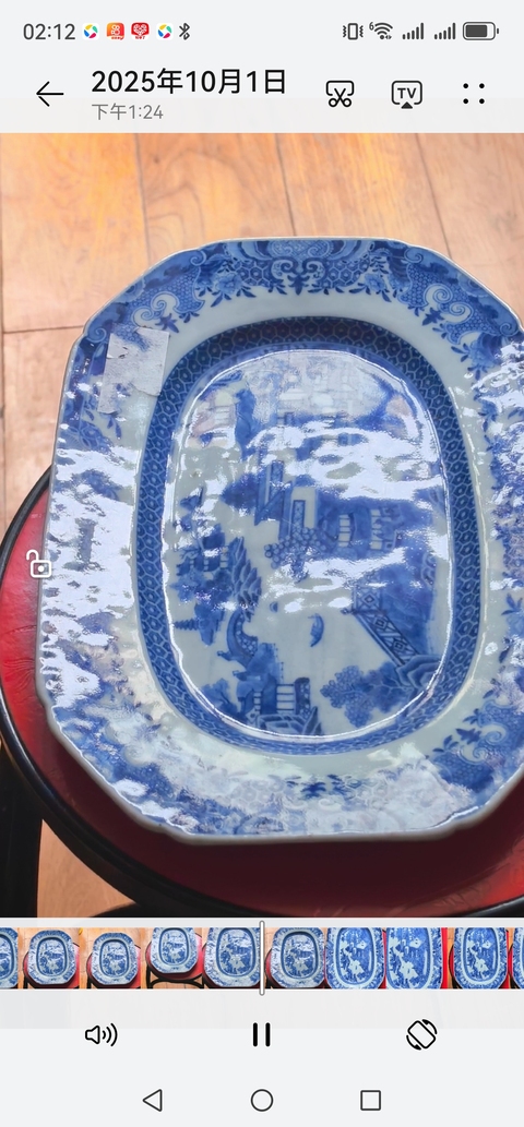 古玩陶瓷青花山水人物盤，盤底凹進，中間刷釉美觀真品鑒賞圖
