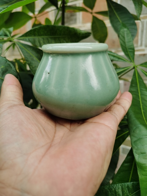 古玩陶瓷青瓷線條罐真品鑒賞圖