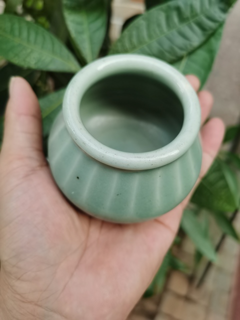 古玩陶瓷青瓷線條罐真品鑒賞圖