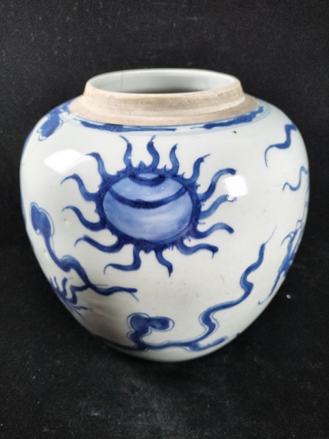 古玩陶瓷青花龍紋罐真品鑒賞圖