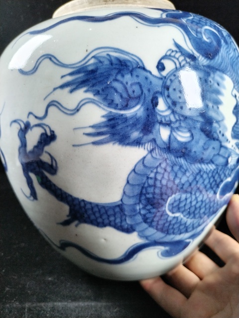 古玩陶瓷青花龍紋罐真品鑒賞圖