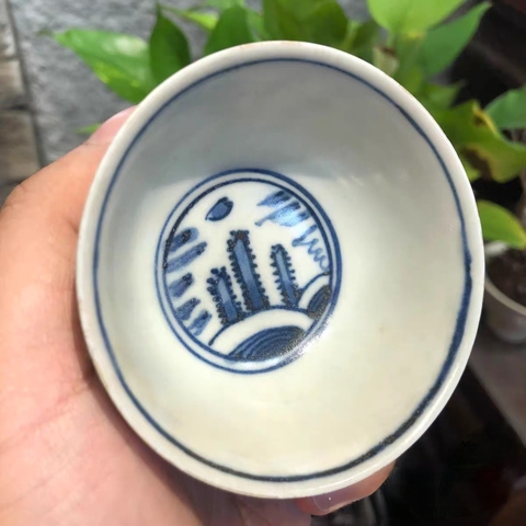 古玩陶瓷青花荷蓮紋茶碗真品鑒賞圖