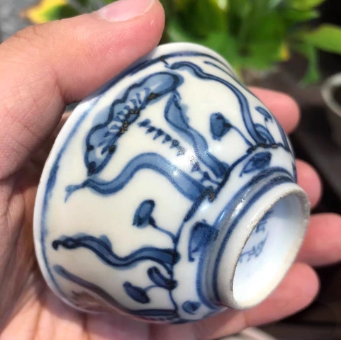古玩陶瓷青花荷蓮紋茶碗真品鑒賞圖