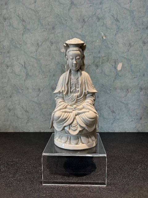 古玩陶瓷觀音塑像真品鑒賞圖