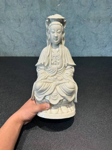 古玩陶瓷觀音塑像真品鑒賞圖