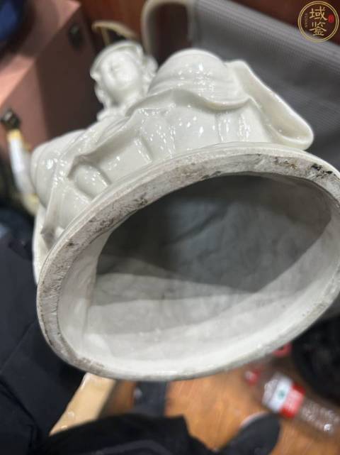 古玩陶瓷觀音塑像真品鑒賞圖