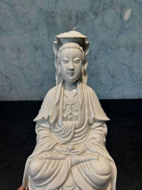 古玩陶瓷觀音塑像真品鑒賞圖