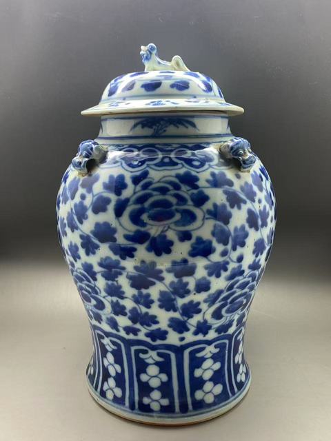 古玩陶瓷花卉紋青花四系將軍罐真品鑒賞圖