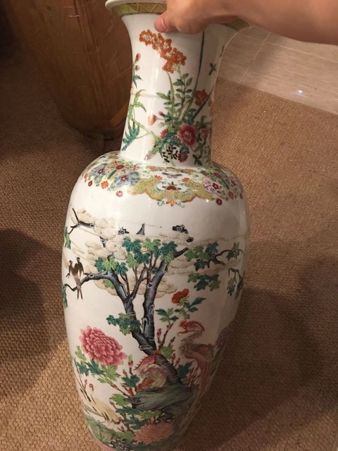 古玩陶瓷五倫圖粉彩瓶真品鑒賞圖