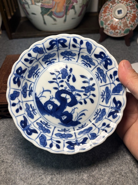 古玩陶瓷晚清青花盤真品鑒賞圖