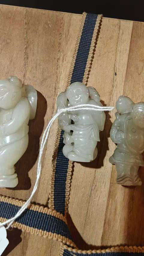 古玩玉器和田玉雕童子真品鑒賞圖