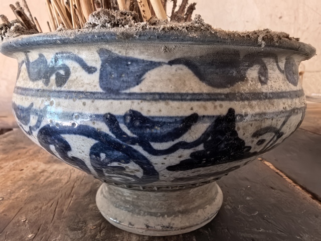古玩陶瓷晚清青花高足香爐真品鑒賞圖