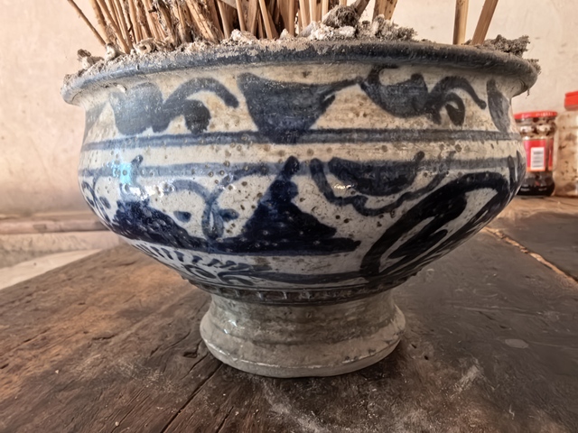 古玩陶瓷晚清青花高足香爐真品鑒賞圖