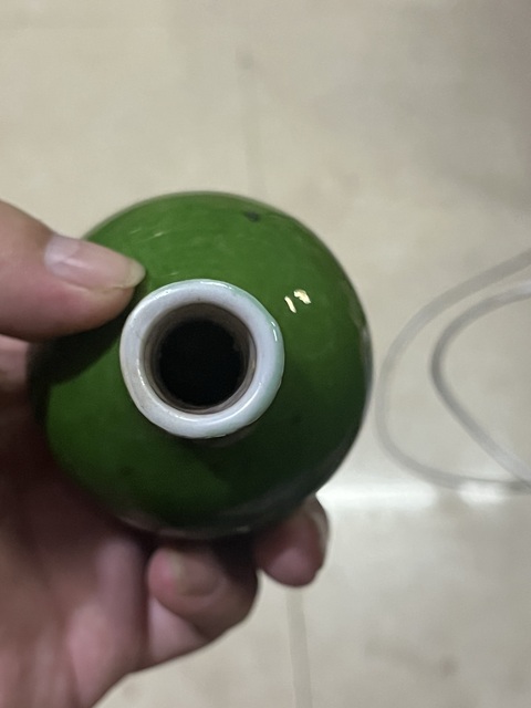 古玩陶瓷綠釉天球瓶真品鑒賞圖