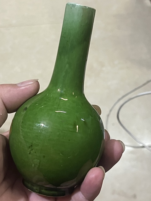 古玩陶瓷綠釉天球瓶真品鑒賞圖