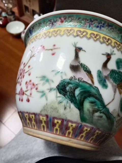 古玩陶瓷花鳥紋粉彩花盆真品鑒賞圖